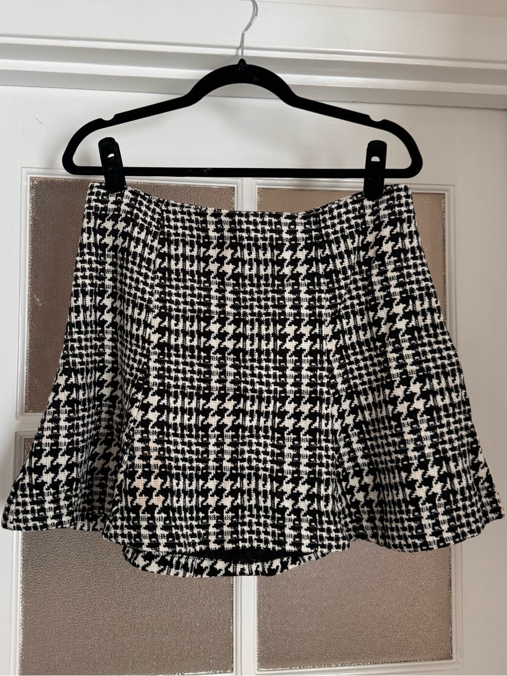 Forever 21 Black and White Houndstooth Skater Skirt